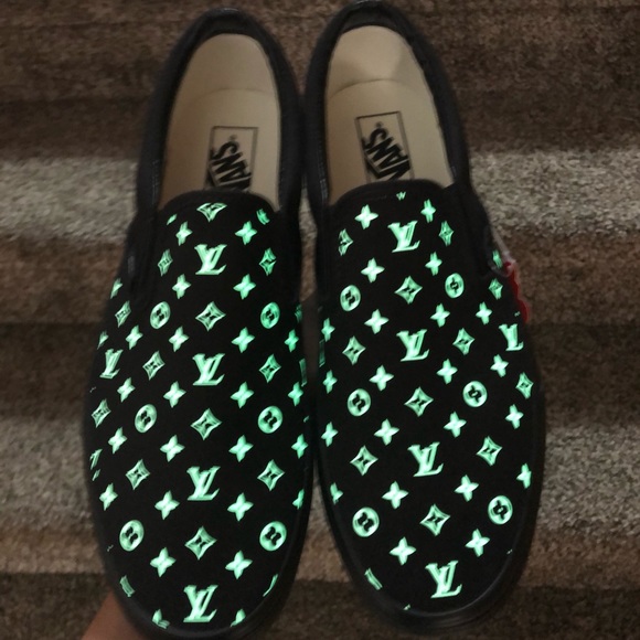 GLOW LV Custom Vans - Picture 5 of 8